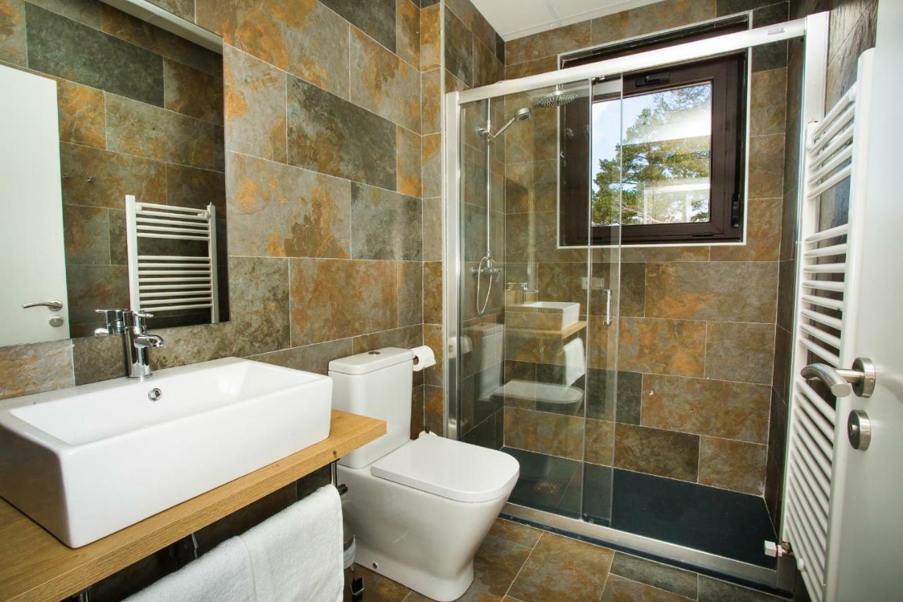 Villa Lucerna Sports & Hotel Resort Vigo de Sanabria Ngoại thất bức ảnh