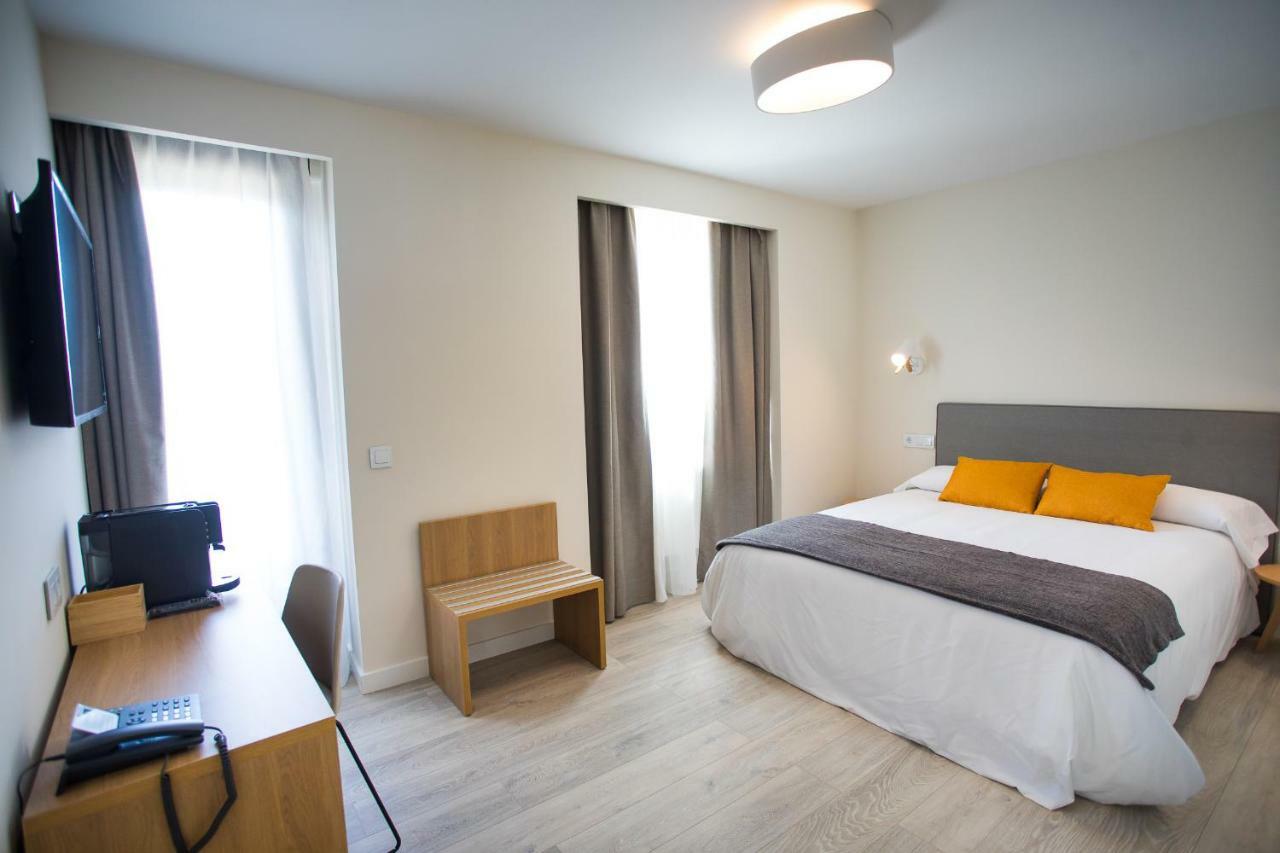 Villa Lucerna Sports & Hotel Resort Vigo de Sanabria Ngoại thất bức ảnh