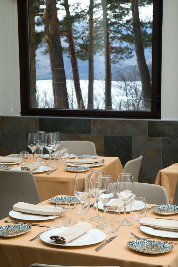 Villa Lucerna Sports & Hotel Resort Vigo de Sanabria Ngoại thất bức ảnh