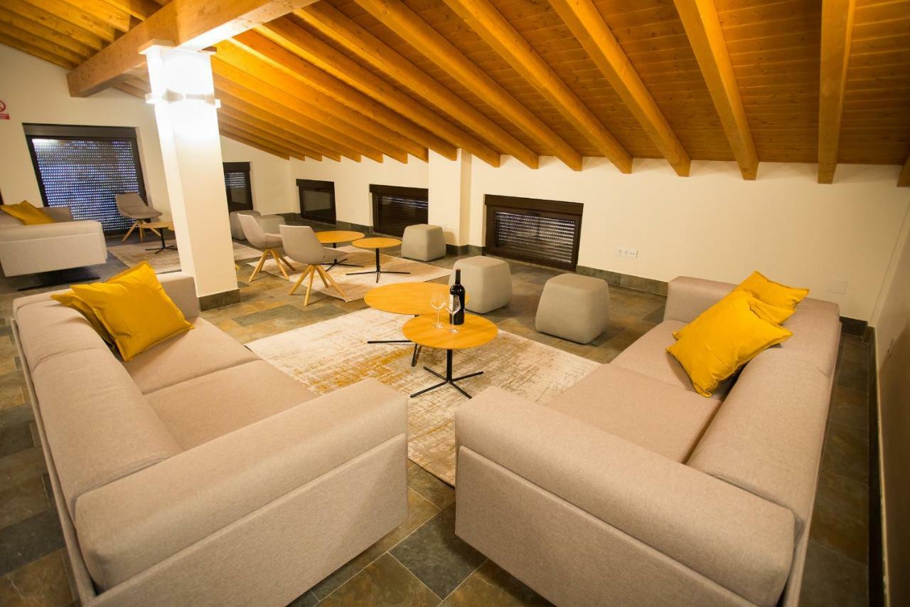 Villa Lucerna Sports & Hotel Resort Vigo de Sanabria Ngoại thất bức ảnh