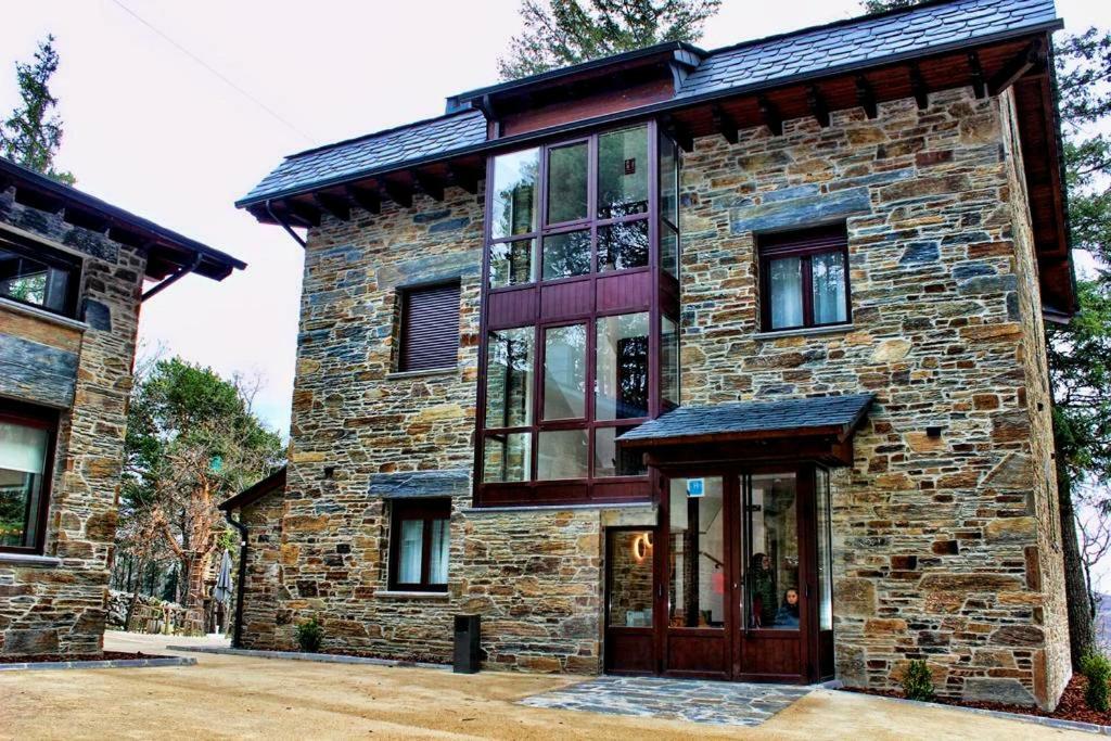 Villa Lucerna Sports & Hotel Resort Vigo de Sanabria Ngoại thất bức ảnh